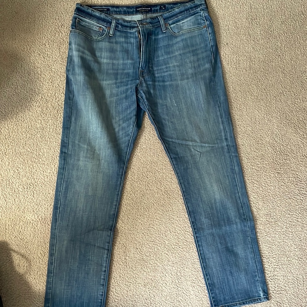 Lucky Brand 410 Athletic Slim. 36x32
